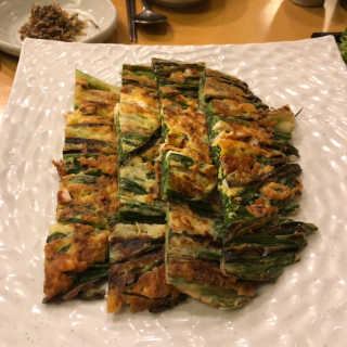 청국장과 보리밥 [청국장과보리밥] 두루치기 쌈정식or수육정식 中 택 1 — 5점을 준 리뷰어가 2018년 12월 올린 사용 사진