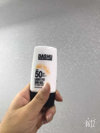 다슈코리아 다슈 데일리 라이트 핏 선젤 — 3.33점을 준 리뷰어가 2018년 6월 올린 사용 사진
