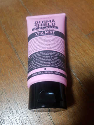 어파티 더마실드 바디워시 비타민트 300ml — 5점을 준 리뷰어가 2018년 7월 올린 사용 사진