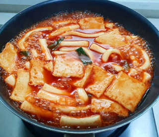 두번째 국떡 국가대표 떡볶이 1팩 + 영미칩 2봉 증정 — 5점을 준 리뷰어가 2019년 2월 올린 사용 사진