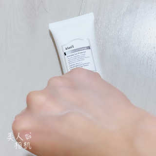 소프트 에어리 UV 에센스 SPF 50 PA ++++ — 4.5점을 준 리뷰어가 2019년 4월 올린 사용 사진