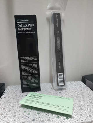 the naked object 디블랙팩치약 디블랙칫솔 세트 — 4.5점을 준 리뷰어가 2019년 12월 올린 사용 사진