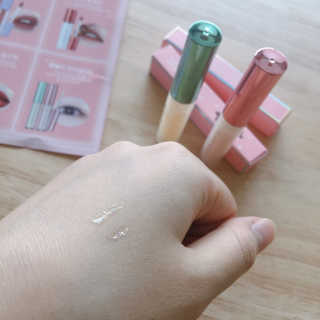 [블랙루즈] 펄블리 아이 글리터 2종 — 5점을 준 리뷰어가 2019년 1월 올린 사용 사진