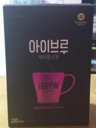 한국맥널티 아이브루 헤이즐넛향 100T — 5점을 준 리뷰어가 2019년 10월 올린 사용 사진