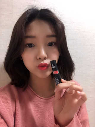 지고트 로맨틱 키스 립스틱 — 5점을 준 리뷰어가 2019년 3월 올린 사용 사진