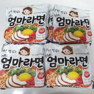 라면 그대로가 제일 맛있는 더엄마라면 — 5점을 준 리뷰어가 2019년 6월 올린 사용 사진