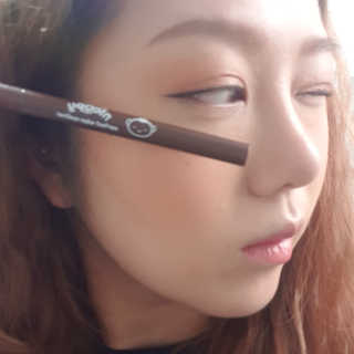 니코피 퍼펙트 엣지 아이라이너 — 5점을 준 리뷰어가 2020년 3월 올린 사용 사진