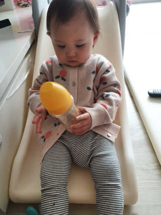 유비맘 PPSU 젖병 노꼭지_260ml_컬러 랜덤 발송 — 5점을 준 리뷰어가 2020년 3월 올린 사용 사진