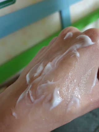 (주)에네스티 내추럴 촉촉  오트밀 바디로션 500ml — 3점을 준 리뷰어가 2020년 3월 올린 사용 사진