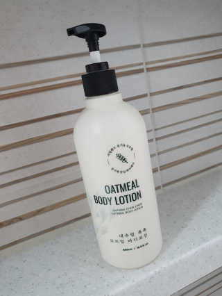 (주)에네스티 내추럴 촉촉  오트밀 바디로션 500ml — 5점을 준 리뷰어가 2020년 3월 올린 사용 사진