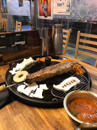 [화덕고깃간 마곡발산점] 화덕삼겹살2인분 — 5점을 준 리뷰어가 2019년 9월 올린 사용 사진