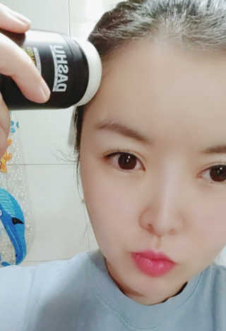 다슈코리아 다슈 데일리 안티 헤어로스 헤어쿠션 26g — 4.83점을 준 리뷰어가 2018년 10월 올린 사용 사진
