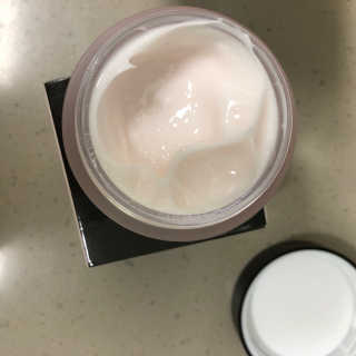 라이징스타 화이트 토마토 브이크림 — 4점을 준 리뷰어가 2018년 8월 올린 사용 사진
