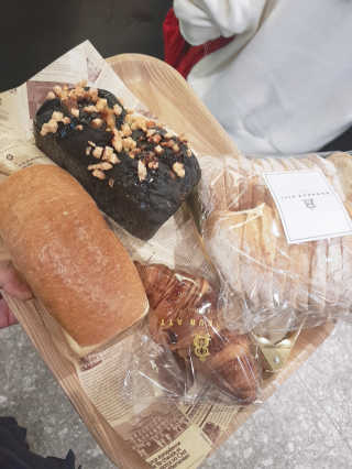 보네르아띠 부천점 [보네르아띠 부천상동점] 내맘대로 빵+아메리카노 2잔 — 5점을 준 리뷰어가 2018년 10월 올린 사용 사진