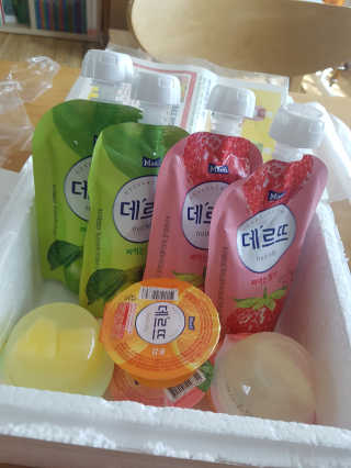 데르뜨 떠먹는 과일 3종, 짜먹는 과일 2종 총 10개 체험 — 5점을 준 리뷰어가 2020년 3월 올린 사용 사진
