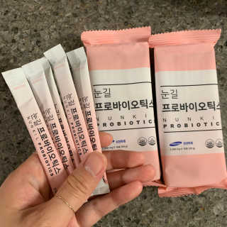 눈길 프로바이오틱스 눈길 콜라겐 프로바이오틱스 — 5점을 준 리뷰어가 2019년 11월 올린 사용 사진