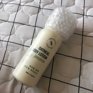 (주)에네스티 내추럴 촉촉  오트밀 바디로션 500ml — 5점을 준 리뷰어가 2019년 8월 올린 사용 사진