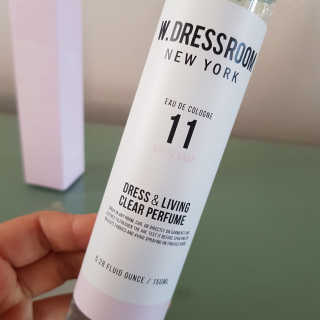 더블유드레스룸 신규향 드레스퍼퓸150ml — 5점을 준 리뷰어가 2018년 8월 올린 사용 사진