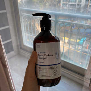 달리프 베러 퍼퓸 샴푸 1000ml 레이니데이 or 일랑로즈 — 5점을 준 리뷰어가 2020년 2월 올린 사용 사진
