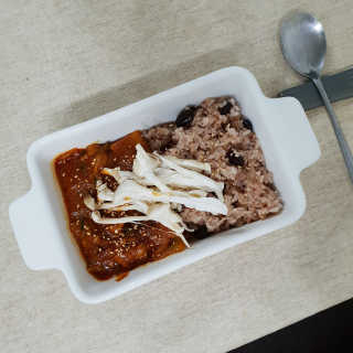 뜰아채유통 춘천닭갈비덮밥소스와 머쉬마루 버섯 — 4.67점을 준 리뷰어가 2018년 12월 올린 사용 사진