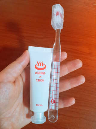 이태리숍 덴탈케어_치약 칫솔 — 5점을 준 리뷰어가 2018년 4월 올린 사용 사진