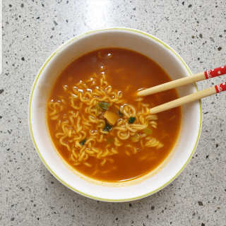 라면 그대로가 제일 맛있는 더엄마라면 — 4점을 준 리뷰어가 2019년 7월 올린 사용 사진