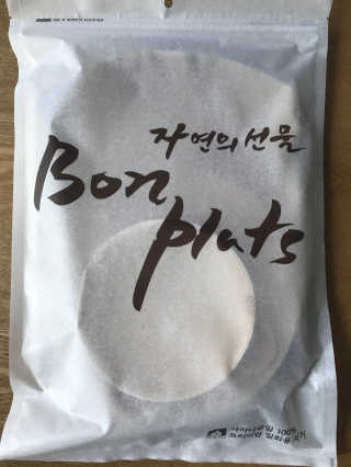 본플라 친환경 야자나무잎 접시 — 5점을 준 리뷰어가 2018년 8월 올린 사용 사진