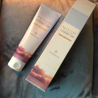 신소라 코스메틱 SINSOLA COSMETIC 신소라 모이스춰 클렌징폼 — 4점을 준 리뷰어가 2017년 11월 올린 사용 사진