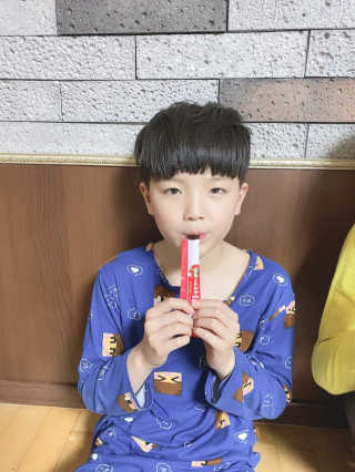 메이준뉴트리 박경호의 어린이 홍삼 홍통령젤리 30포 — 5점을 준 리뷰어가 2020년 2월 올린 사용 사진
