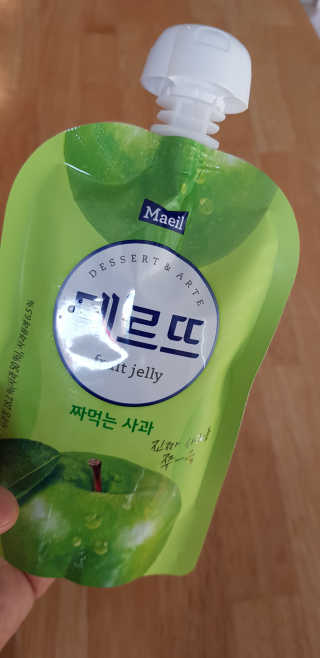 데르뜨 떠먹는 과일 3종, 짜먹는 과일 2종 총 10개 체험 — 4.5점을 준 리뷰어가 2020년 3월 올린 사용 사진