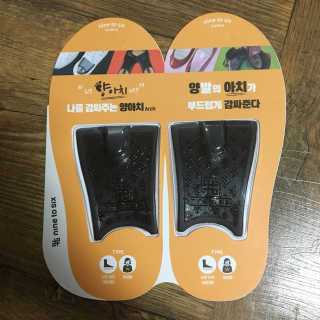 나인투식스 아치서포트 스티커깔창 여성 평발용 4mm — 5점을 준 리뷰어가 2018년 1월 올린 사용 사진