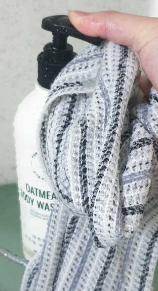 (주)에네스티 내추럴 촉촉  오트밀 바디워시 500ml — 3.5점을 준 리뷰어가 2019년 10월 올린 사용 사진