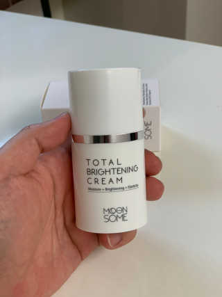 MOONSOME 문썸 토탈 브라이트닝 크림 50ml — 2점을 준 리뷰어가 2019년 3월 올린 사용 사진