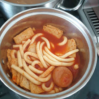 잠실맛집,홍코너떡볶이가우리집에[옛날맛,짜장맛옵션] — 5점을 준 리뷰어가 2019년 11월 올린 사용 사진