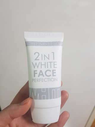 피움 스킨바리스타 2in1 화이트 페이스 퍼펙션 50ml — 2점을 준 리뷰어가 2018년 10월 올린 사용 사진