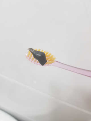 메디프랜천연잇몸치약 메디프랜치약 — 5점을 준 리뷰어가 2019년 6월 올린 사용 사진