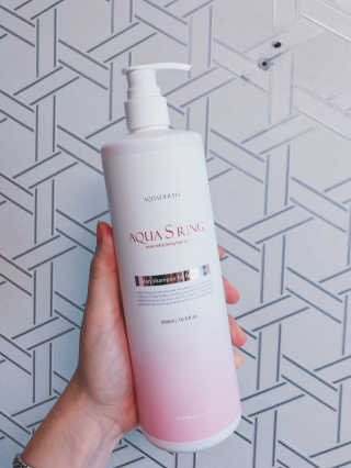 아쿠아큐링 아쿠아S링 퓨어리프레싱 헤어케어 500ml — 5점을 준 리뷰어가 2018년 7월 올린 사용 사진