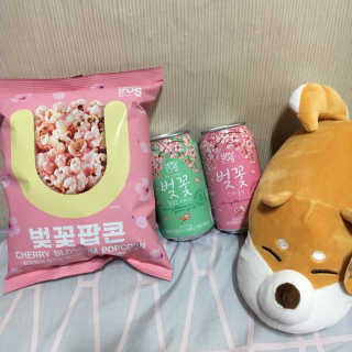 GS25 벚꽃 팝콘 + 벚꽃스파클링 + 벚꽃 청포도 에이드 — 3.67점을 준 리뷰어가 2018년 3월 올린 사용 사진