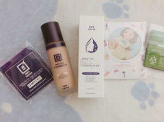 데일리톡스톡스 데일리톡스 듀이 스킨 이펙트 멀티 유즈 컨실러 비비 — 3.83점을 준 리뷰어가 2018년 3월 올린 사용 사진