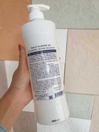 (주)에네스티 믹스베리 단백질 폭탄 샴푸 1000g — 5점을 준 리뷰어가 2020년 1월 올린 사용 사진