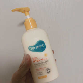 더마비 에브리데이 선블록 SPF50+ PA++++ — 5점을 준 리뷰어가 2019년 4월 올린 사용 사진