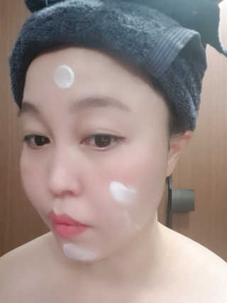 메이메리 쓰리이펙츠 모이스처 톤업크림 50ml — 5점을 준 리뷰어가 2020년 1월 올린 사용 사진