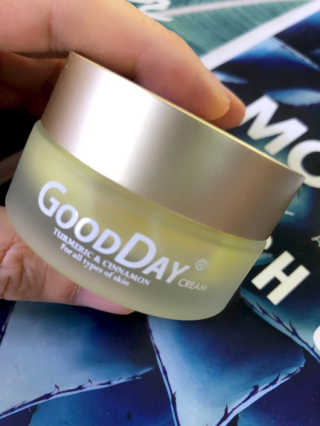 GoodDay Skincare GoodDay 강황 크림 — 4.5점을 준 리뷰어가 2019년 8월 올린 사용 사진