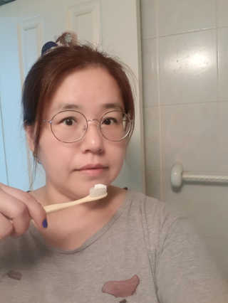 플레인하우스 토탈케어 치약 2개+쿼드클린 칫솔 4개 — 5점을 준 리뷰어가 2018년 7월 올린 사용 사진