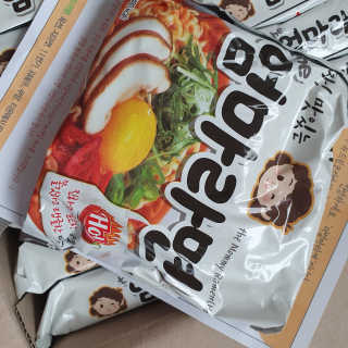 라면 그대로가 제일 맛있는 더엄마라면 — 4.5점을 준 리뷰어가 2019년 9월 올린 사용 사진