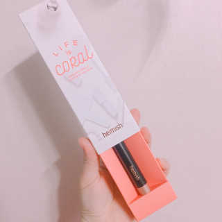 헤이미쉬 데일리즘 코랄릭 스틱 아이 섀도우 — 4.33점을 준 리뷰어가 2018년 3월 올린 사용 사진