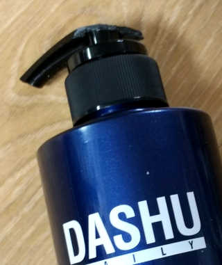 다슈코리아 다슈 데일리 단백질 한방 두피 골드 샴푸 500ml — 2점을 준 리뷰어가 2019년 12월 올린 사용 사진