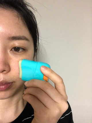 다슈코리아 다슈 솔루션 시카 쉴드 선스틱 — 3.5점을 준 리뷰어가 2020년 2월 올린 사용 사진