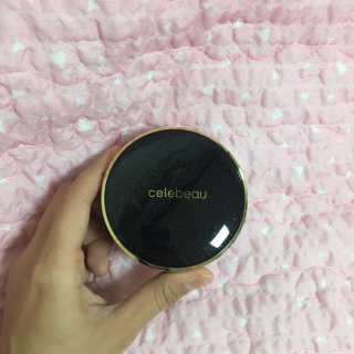 셀레뷰 블랙 세럼 팩트 — 3.33점을 준 리뷰어가 2017년 9월 올린 사용 사진