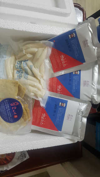 [홍코너떡볶이]옛날떡볶이 인기맛 4팩세트 — 5점을 준 리뷰어가 2019년 11월 올린 사용 사진